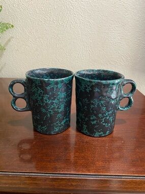 Vintage, Set of 2, Bennington Potters Mugs, with a Distinctive Trigger Handle